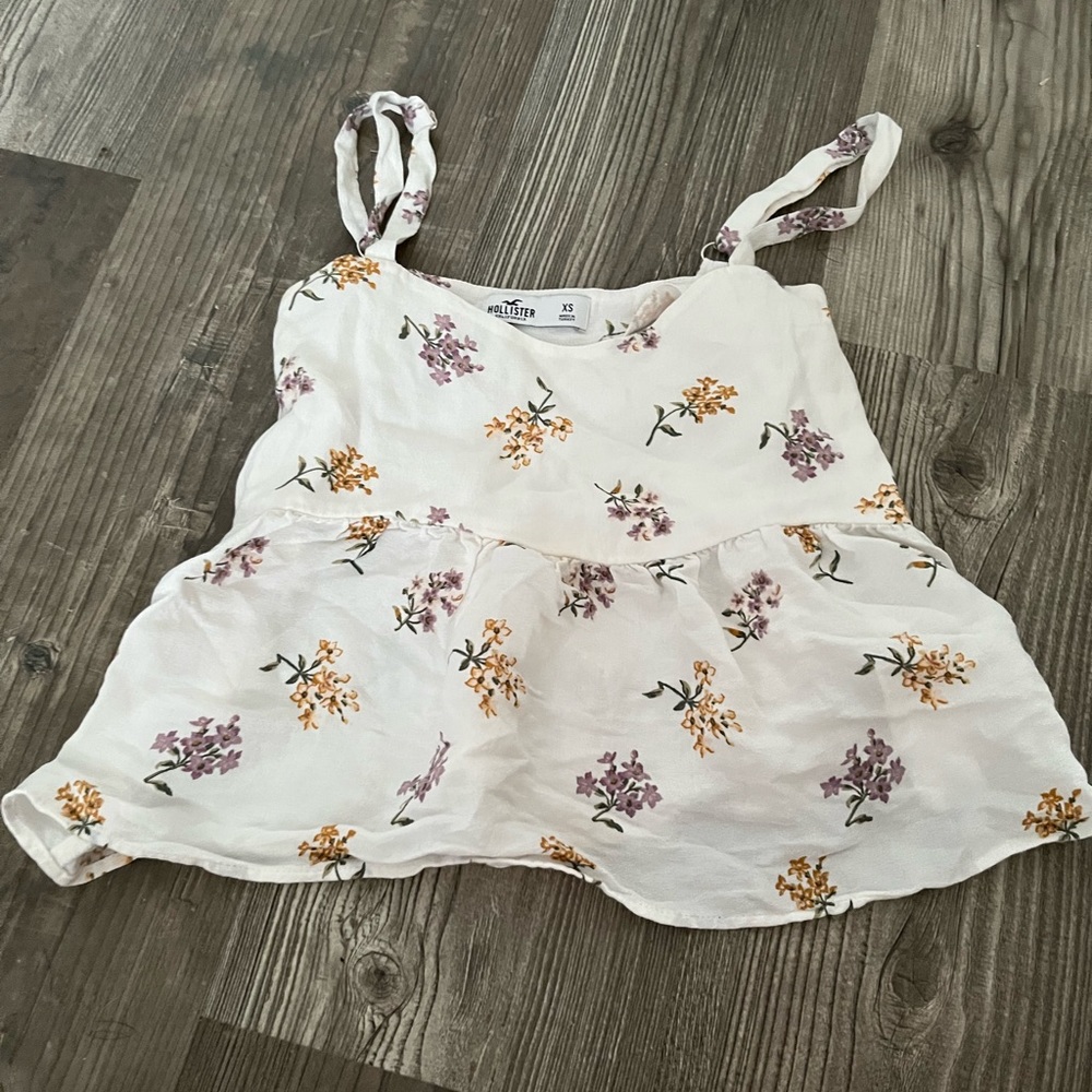 Hollister top